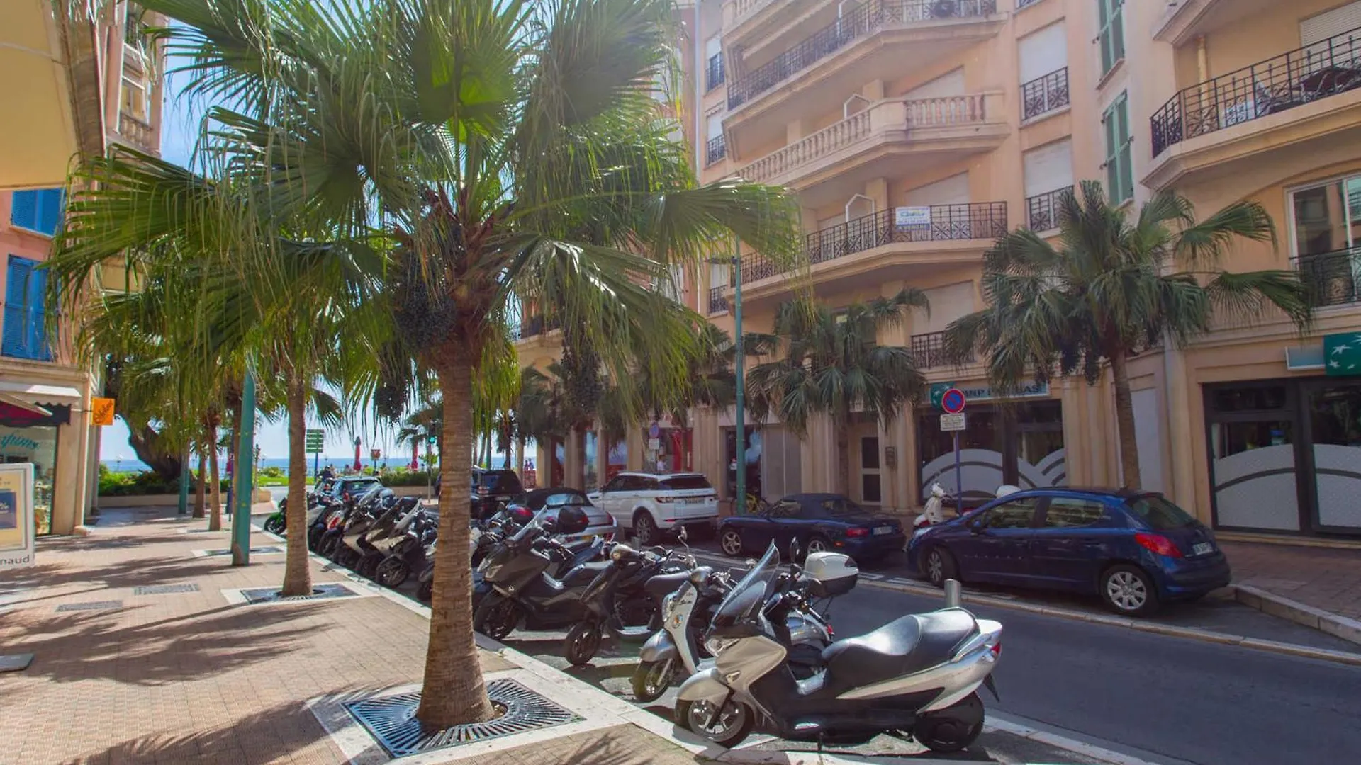 Spacieux 3P En Centre-Ville Avec Terrasse Vue Mer A Menton - Fr-1-196-379 France